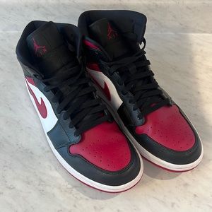 Nike Mens Size 12
2020 Air Jordan 1 Mid 'Noble Red'